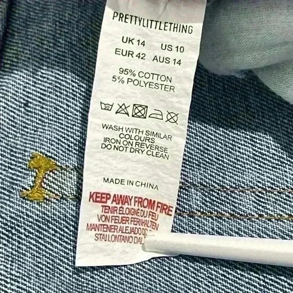 NWT Pretty little thing mid rise, flared ripped jeans  size US 10 - Picture 8 of 8